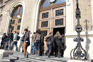 Mărturii din istoria tumultoasă a Clujului. Pe pereţii UBB