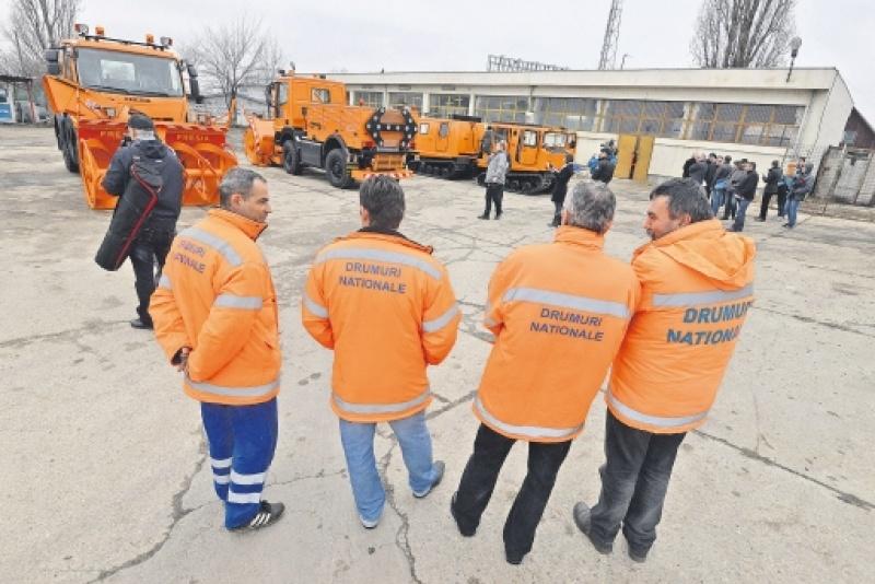 O angajată de la Compania de Autostrăzi se plânge că e hărţuită de director 