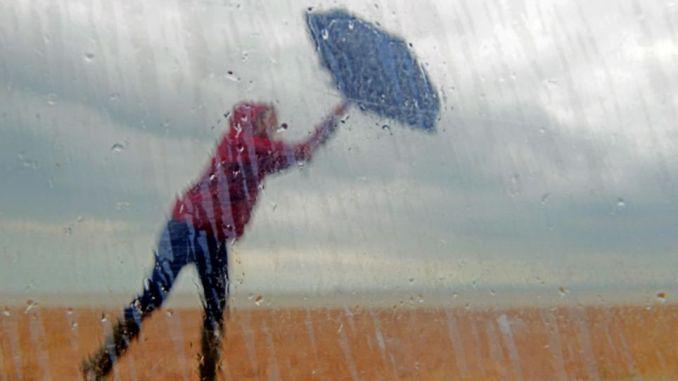 Avertizare meteo de ploi torenţiale şi vânt
