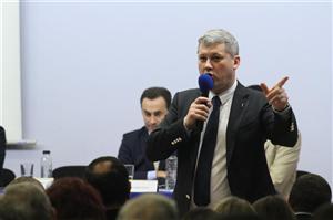 Cătălin Predoiu se retrage din cursa pentru şefia PNL