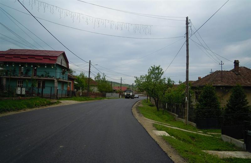 Lucrări de asfaltare pe DJ 109D Gherla – Nicula – Săcălaia – Sic