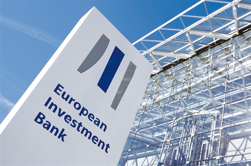 Trei bănci locale vor acorda credite de 246 de milioane pentru firmele mici