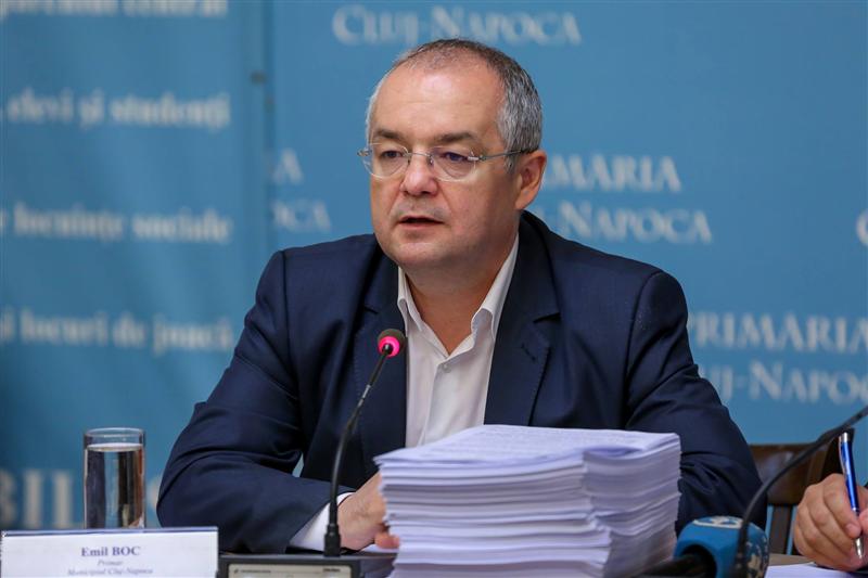 Să tot fii primar! Emil Boc va câştiga peste 2.800 de EURO pe lună