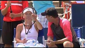 Simona Halep a fost învinsă în finala turneului de la Roma, după ce s-a accidentat la gleznă