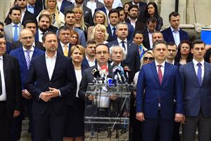 PNL: Echipa preşedintelui, votată a doua zi după congres