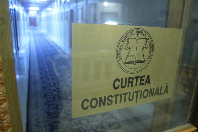 CCR: Numărul de tururi în alegerea primarilor, atribuţia legiuitorului