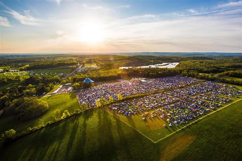 Untold 2017. Peste 4.300 de locuri de cazare în camping şi campusurile studenţeşti 