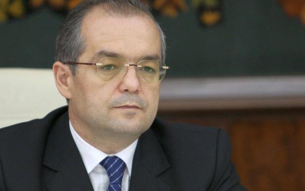 Boc, la congresul PNL: Un guvern nu poate rămâne la Palatul Victoria fără susținere politică