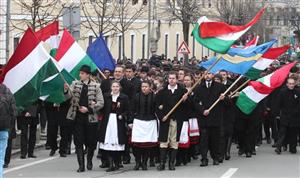 Zi liberă dedicată comunităţii maghiare, decisă în Parlament, înaintea votului la moţiunea de cenzură