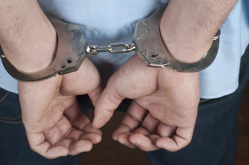 A încercat să tâlhărească doi tineri din Cluj, dar a dat piept cu tatăl acestora