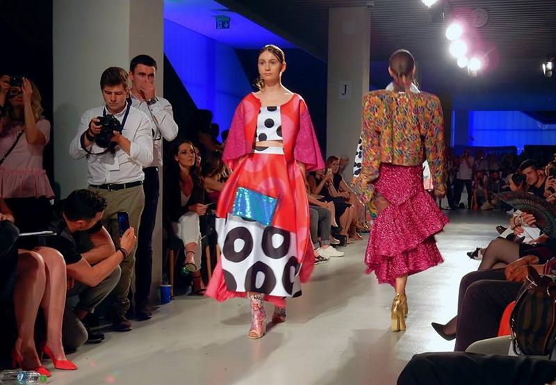 Volum şi culoare. Propunerea viitorilor designeri şcoliţi la UAD Cluj / GALERIE FOTO