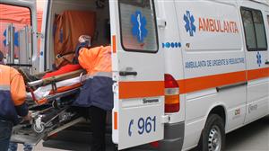 Trei persoane intoxicate cu fum într-un incendiu la o fabrică din Dej