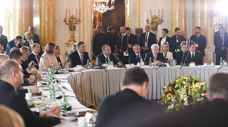 România va găzdui anul viitor summitul „Iniţiativei celor Trei Mări” (surse)