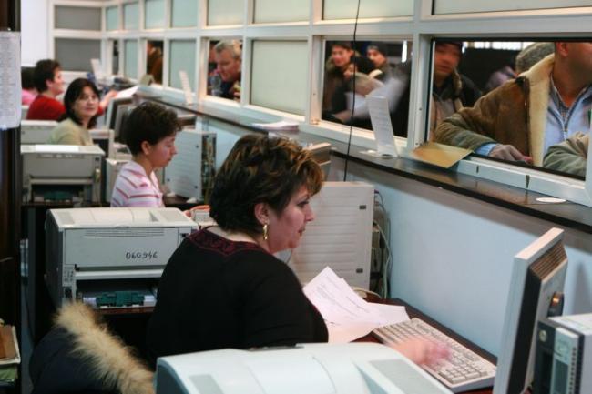 Tudose confirmă existenţa unui proiect care va bloca angajări în sistemul de stat, 