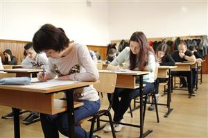 Cursuri de antreprenoriat de la Cluj pentru absolvenţii care n-au luat 10 la bac