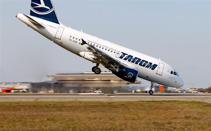 Pasagerii unui zbor de Sibiu, redirecționați către aeroportul din Cluj