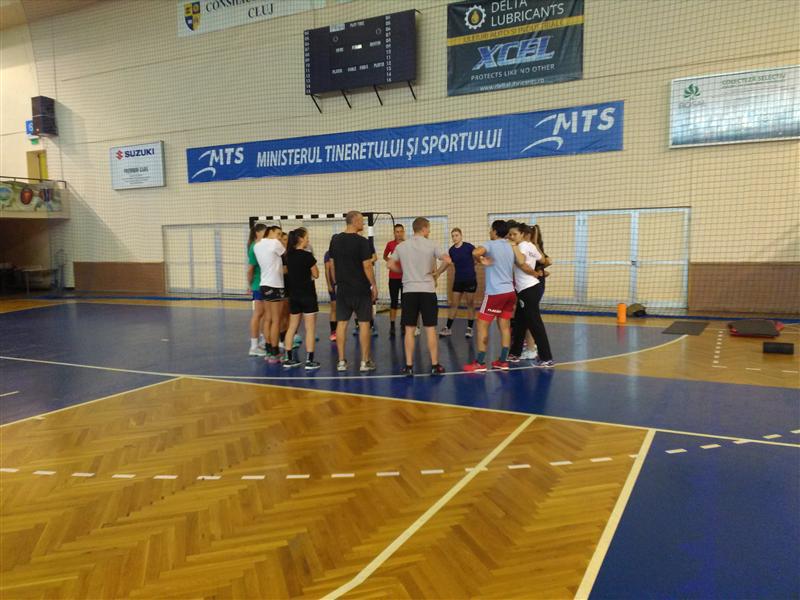 Handbalistele de la ”U” vor merge în cantonament la Cheile Grădiștei