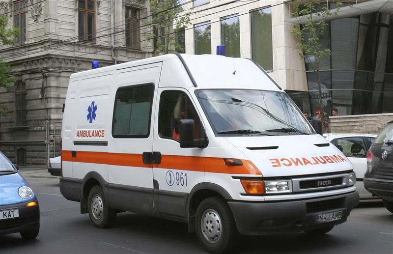 Muncitor mort după ce a fost prins sub un palet 