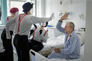 Terapie prin artă în trei spitale din Cluj