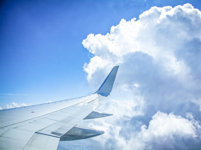 Povestea bărbatului care face naveta cu avionul în fiecare dimineaţă