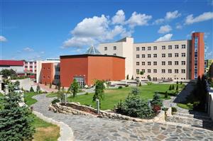 Concurenţă acerbă la Medicină în Cluj. Unde s-a intrat cu 10 şi care sunt cele mai căutate specializări
