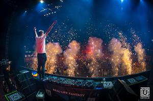 Armin van Buuren a închis stadionul şi a mixat până după răsărit la Untold FOTO/VIDEO