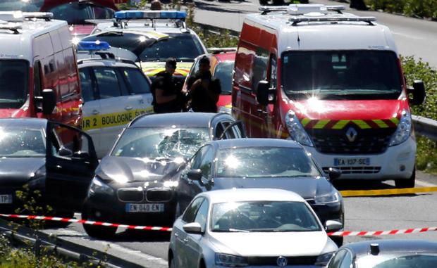 Cine este suspectul în cazul atacului asupra unui grup de militari lângă Paris