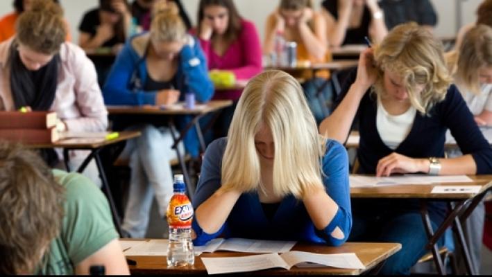 Bacalaureatul de toamnă | Absolvenţii au susţinut proba scrisă la limba română