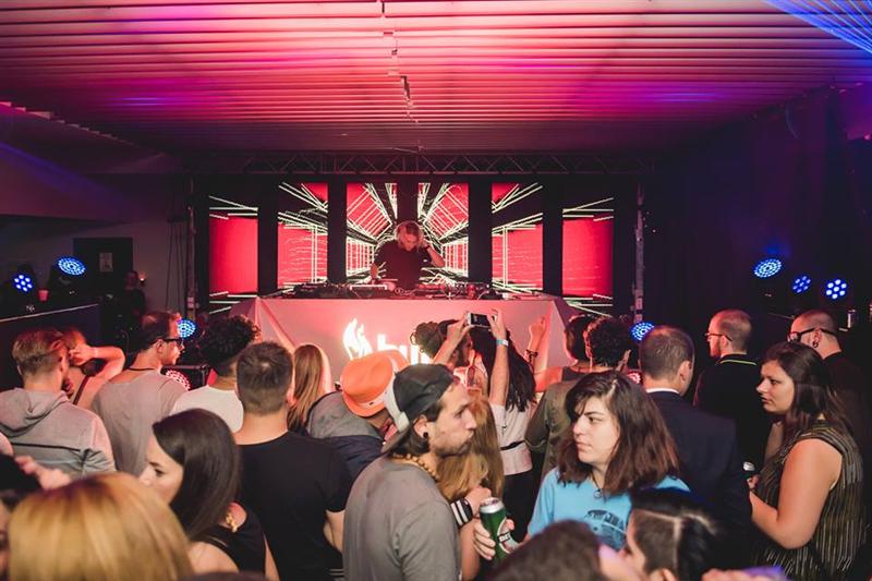 Delahoya crește numărul scenelor și diversifică performance-urile 