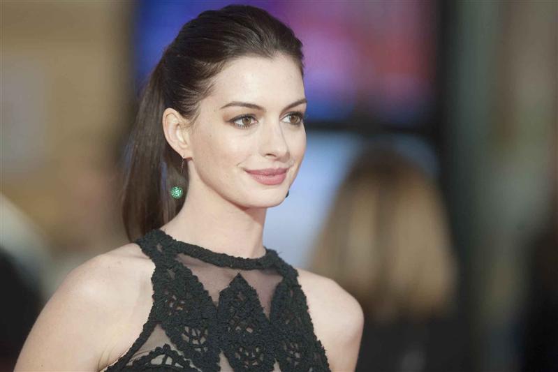 Celebra actriţă Anne Hathaway, victima hackerilor
