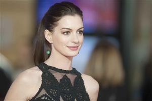Celebra actriţă Anne Hathaway, victima hackerilor