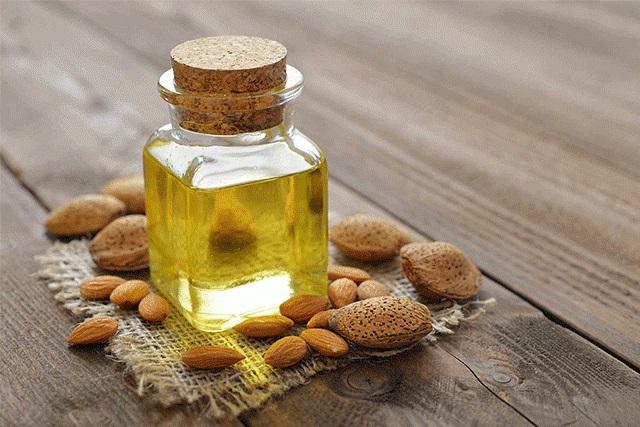 Secrete de frumuseţe de pe vremea Cleopatrei. Uleiul de migdale