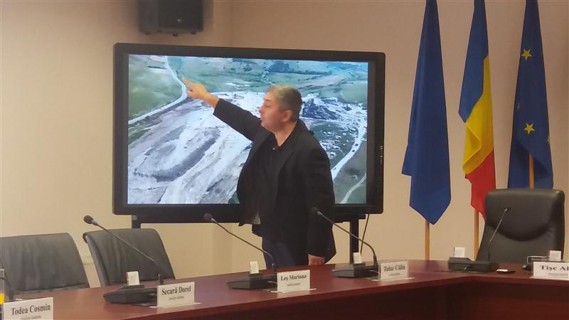 Problema poluării de la Pata Rât. Cu ce viteză curge levigatul VIDEO