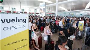 Un avion Cluj - Barcelona are o întârziere de 11 ore