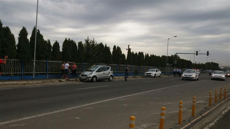 Accident în zona Metro. Tânăr lovit de un Mercedes pe trecerea de pietoni