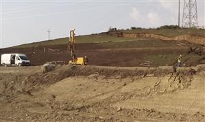 De ce nu poate fi terminat anul acesta tronsonul 4 din Autostrada Sebeş - Turda. O alunecare de teren şi o minciună spusă premierului