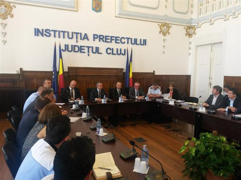 Ce soluţie s-a găsit în cazul poluării de la Pata Rât. Se scurg 6.000 de metri cubi de substanțe toxice 