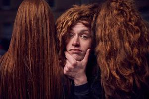 Comediantul Daniel Sloss vine cu un show de umor negru la Cluj