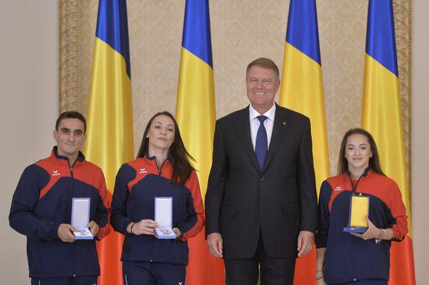 Marian Drăgulescu, Cătălina Ponor şi Larisa Iordache, decoraţi de preşedintele României