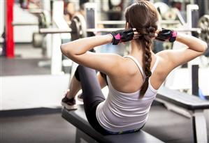 Mergi la sală? Pe echipamentele de fitness sunt mai mulţi microbi decât pe colacul de WC