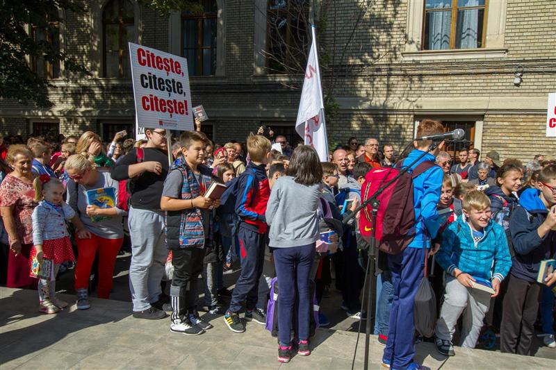 Clujul citeşte! Sute de persoane la 