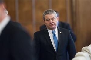 Deputaţii PNL, USR şi PMP cer demiterea ministrului Bodog: 