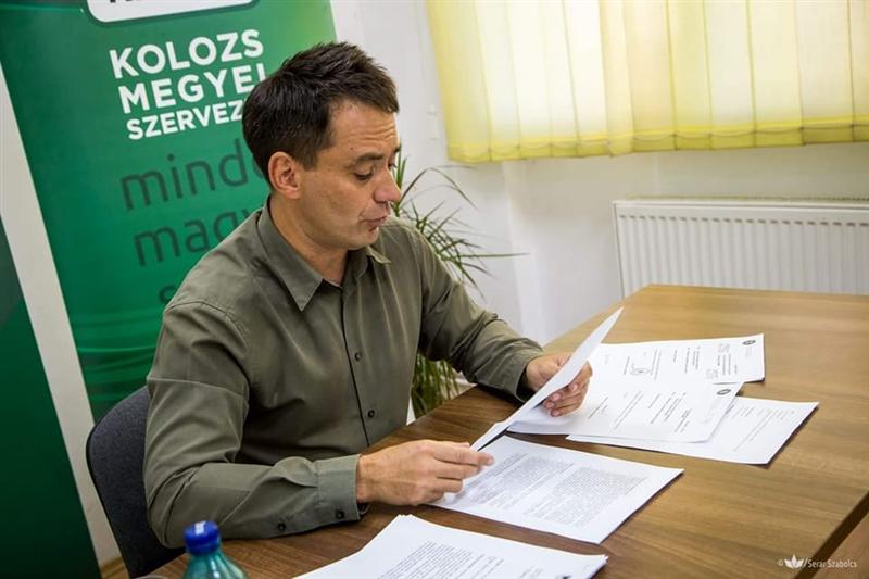 UDMR nu renunţă la scăderea pragului pentru folosirea limbii maghiare. 