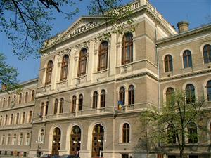 Sute de liceeni din zona de vest a țării, interesați de oferta Universităţii Babeş-Bolyai