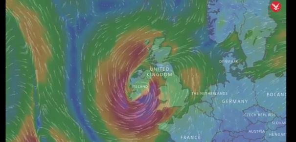 Vreme severă cauzată de uraganul Ophelia/ Este cea mai puternică furtună din ultimii 50 ani