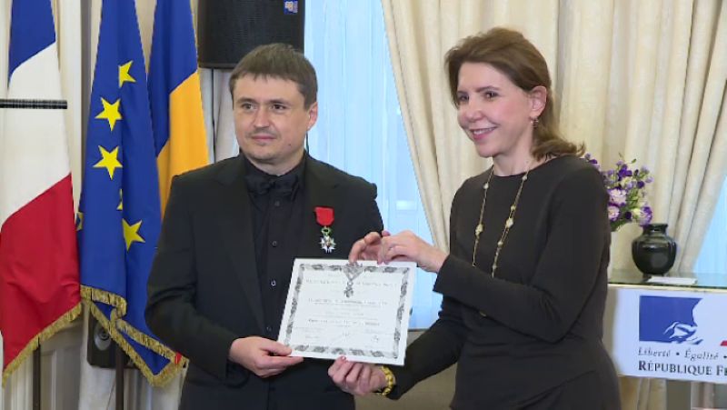 Regizor român, decorat de statul francez