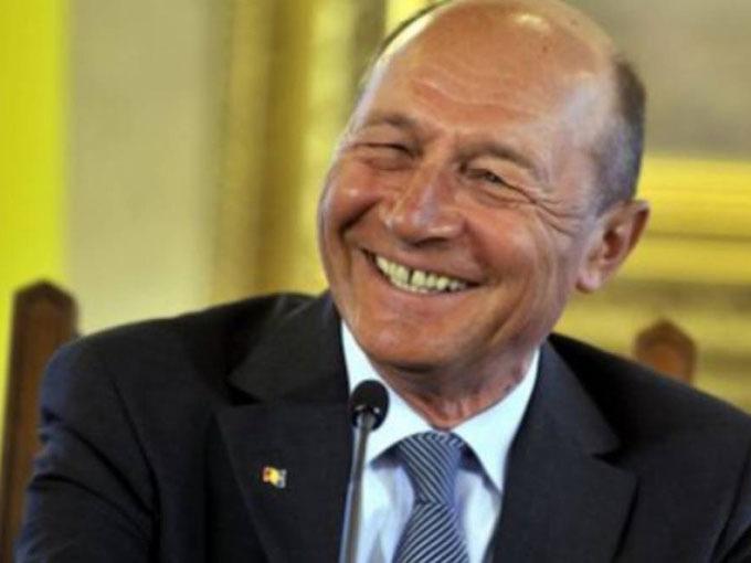 Băsescu, despre pensie: Dacă vor fi majorări mai primesc 300 de lei