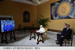 Papa Francisc, în direct cu echipajul de pe Stația Spațială Internațională. Ce i-au spus astronauții