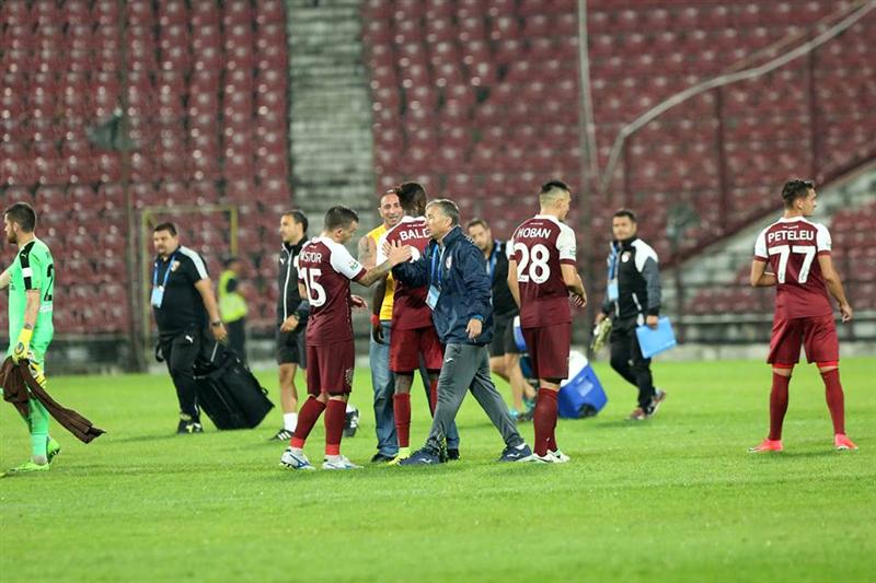 CFR nu a spart gheața nici cu Mediaș. Fanii îi cer demisia lui Petrescu după 0-0 cu ”găzarii”