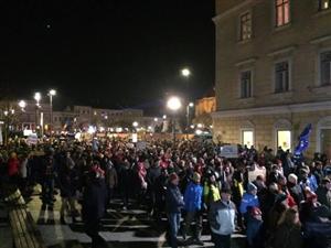 PNL şi USR participă la protestele împotriva modificărilor legilor justiţiei. Şi lideri clujeni merg la proteste